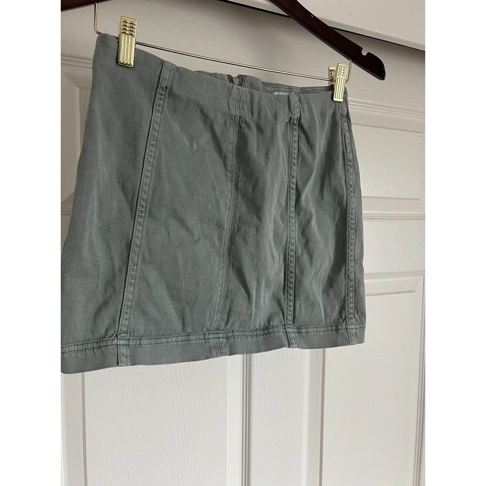 Newbury Kustom Womens Skirt, Size M Green Denim, Stretchy, Zipper Close, Mini